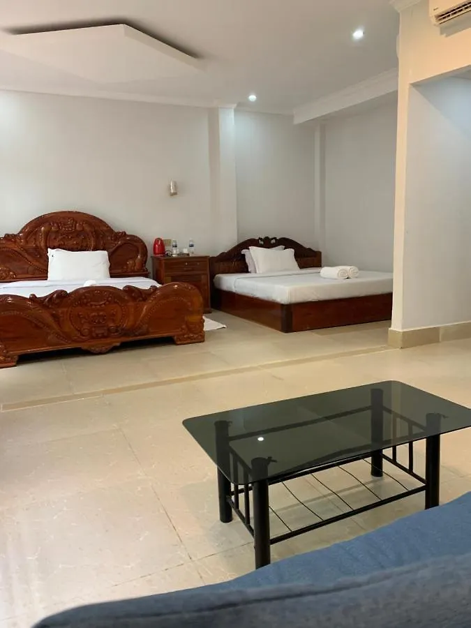 Golden River Resort سيهانوكفيل فندق